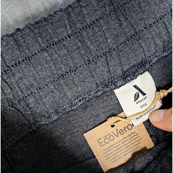 Amazon Essentials Women's Tapered Pant - Picture 8 of 14